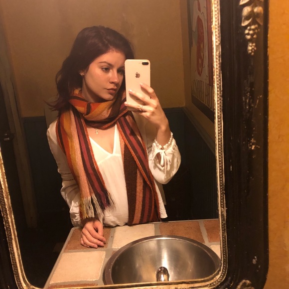 Meet your Posher, Amanda - Picture 1 of 1